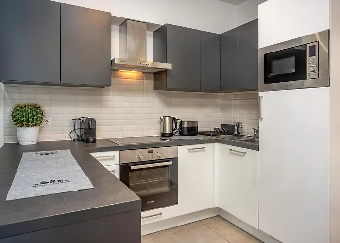Grace Pine Apartment 3