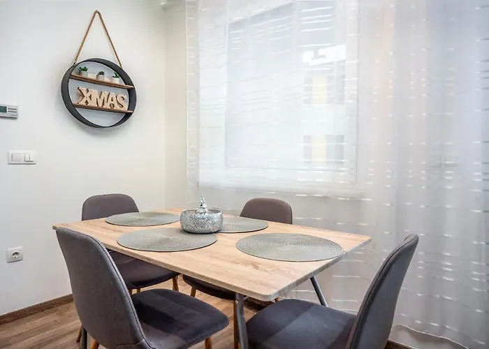 Grace Pine Apartment 3
